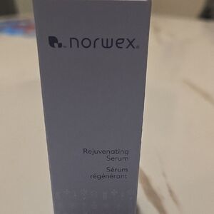 NIB- Norwex Rejuvenating Serum - Soft Purple